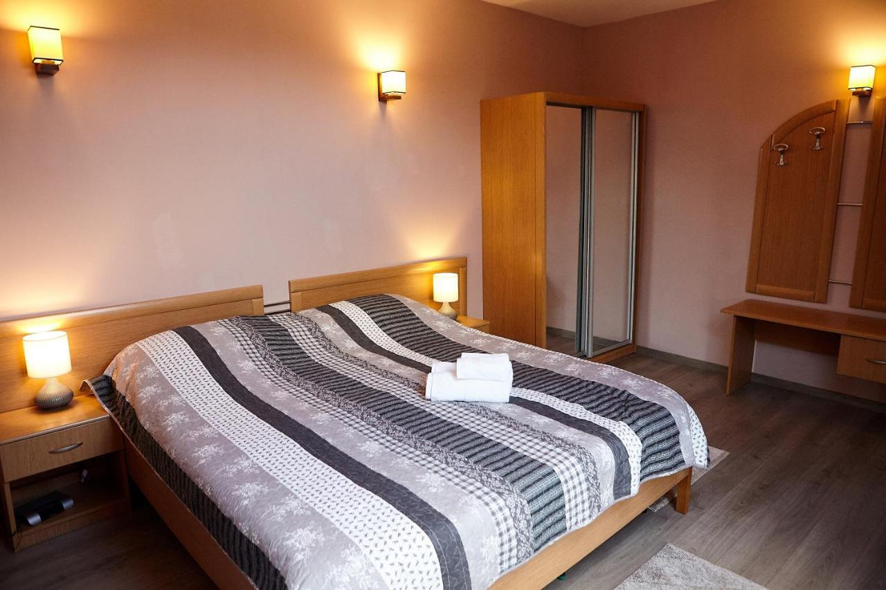 Apartament Rozelor Brașov Exterior foto